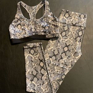 Victoria’s Secret Sport Leggings & Sports Bra